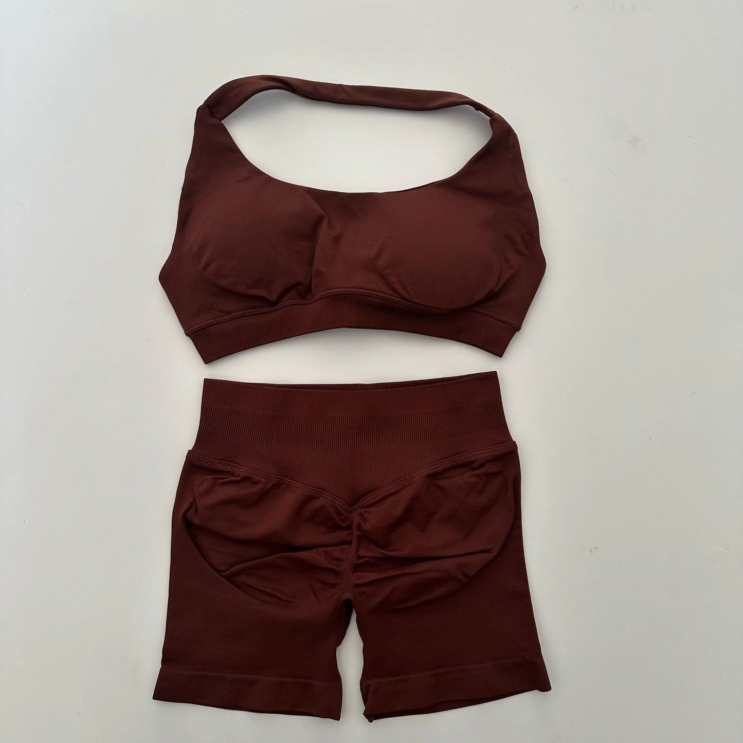 Yoga Shorts Set Seamless Yoga Set Workout Scrunch Shorts Sets Halter Sports Bra Scrunch Shorts Fitness Clothes Gym Suit