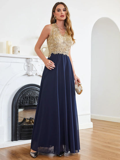 Elegant Long Prom Dresses Patchwork A-Line Evening Dress Chiffon Embroidery Appliques V-Neck Halter Illusion Back Party Gowns