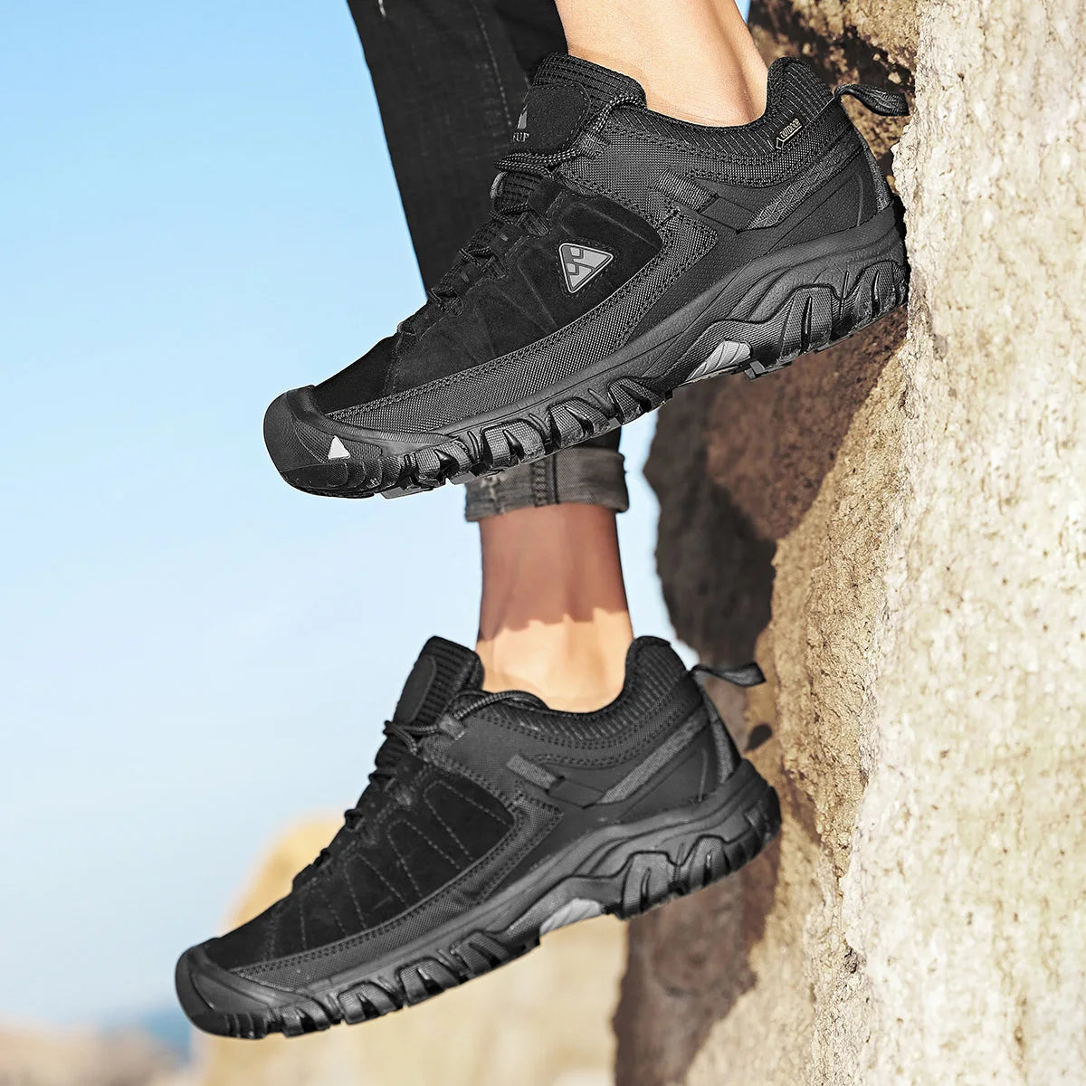 High Quality Men Hiking Shoes Durable Leather Climbing Shoes Outdoor Walking Sneakers Rubber Sole Factory Outlet