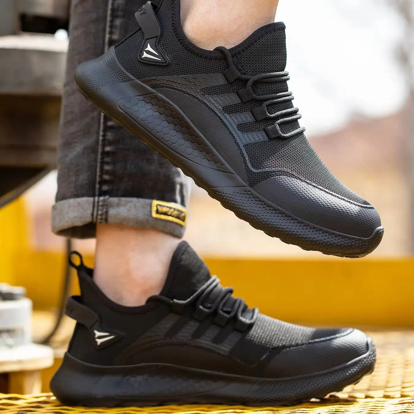 Men's Safety Shoes Anti- Crush Steel Toe Puncture Resistant Kevlar Lightweight Breathable Upper Slip-On Work Shoes