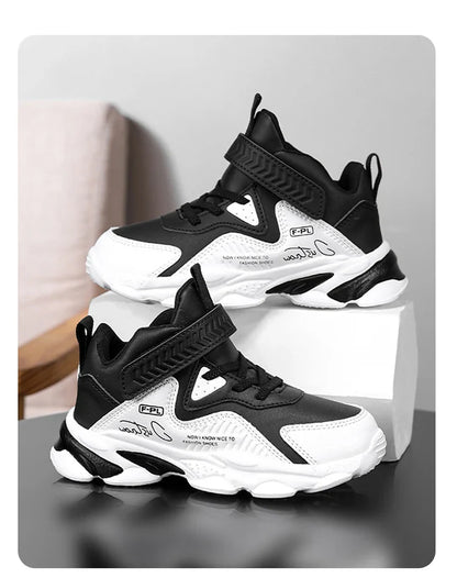 A pair of children's four-season leather upper high-top sports shoes, wear-resistant casual shoes, size 28-38，YX-024