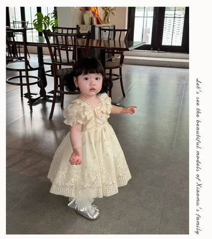 Vestido de princesa Lolita francês para meninas, vestido novo estilo verão para um ano de idade, lindo vestido branco de manga curta para menina fofa