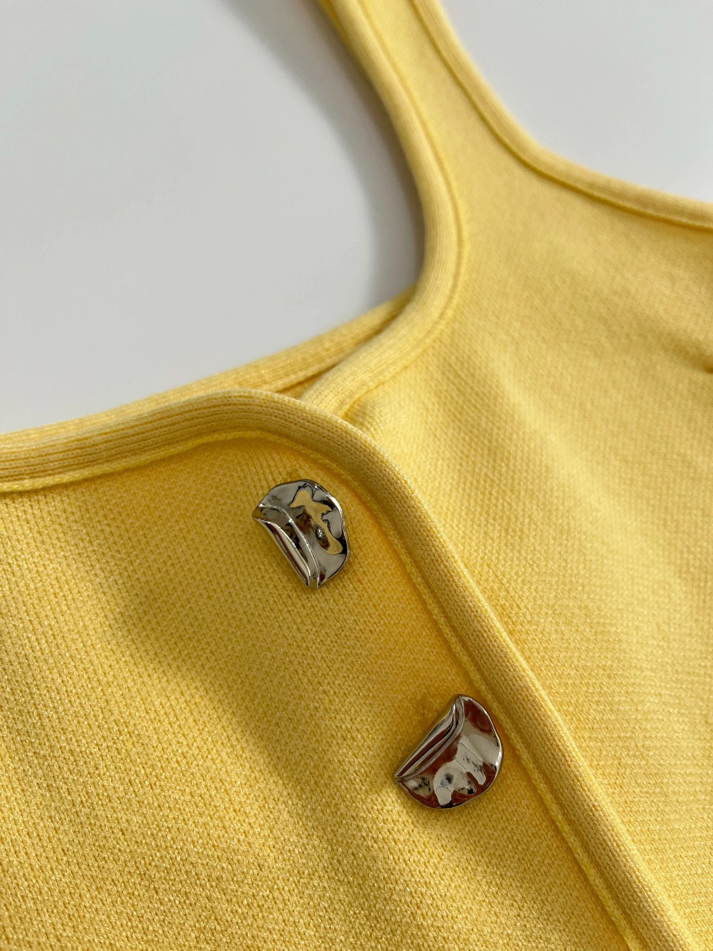 Vintage Casual Chic Yellow Women Cami Tops Solid Single Breasted Sleeveless Vest Fashion 2025 Spring Summer Holiday Tops