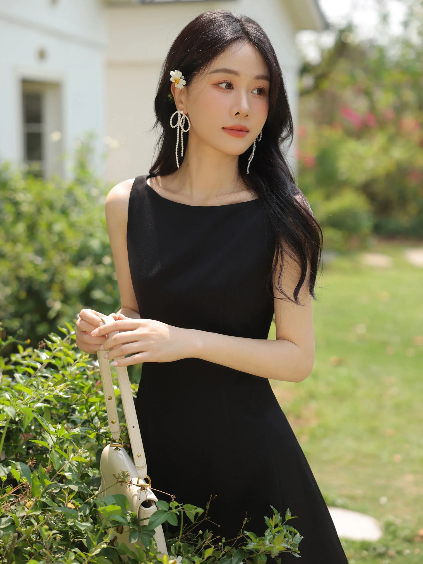 French Black Sleeveless Mini Dress Women Summer Slim Fit A-Line One-Shoulder Strap Dress Petite Elegant Casual Vacation Outfit