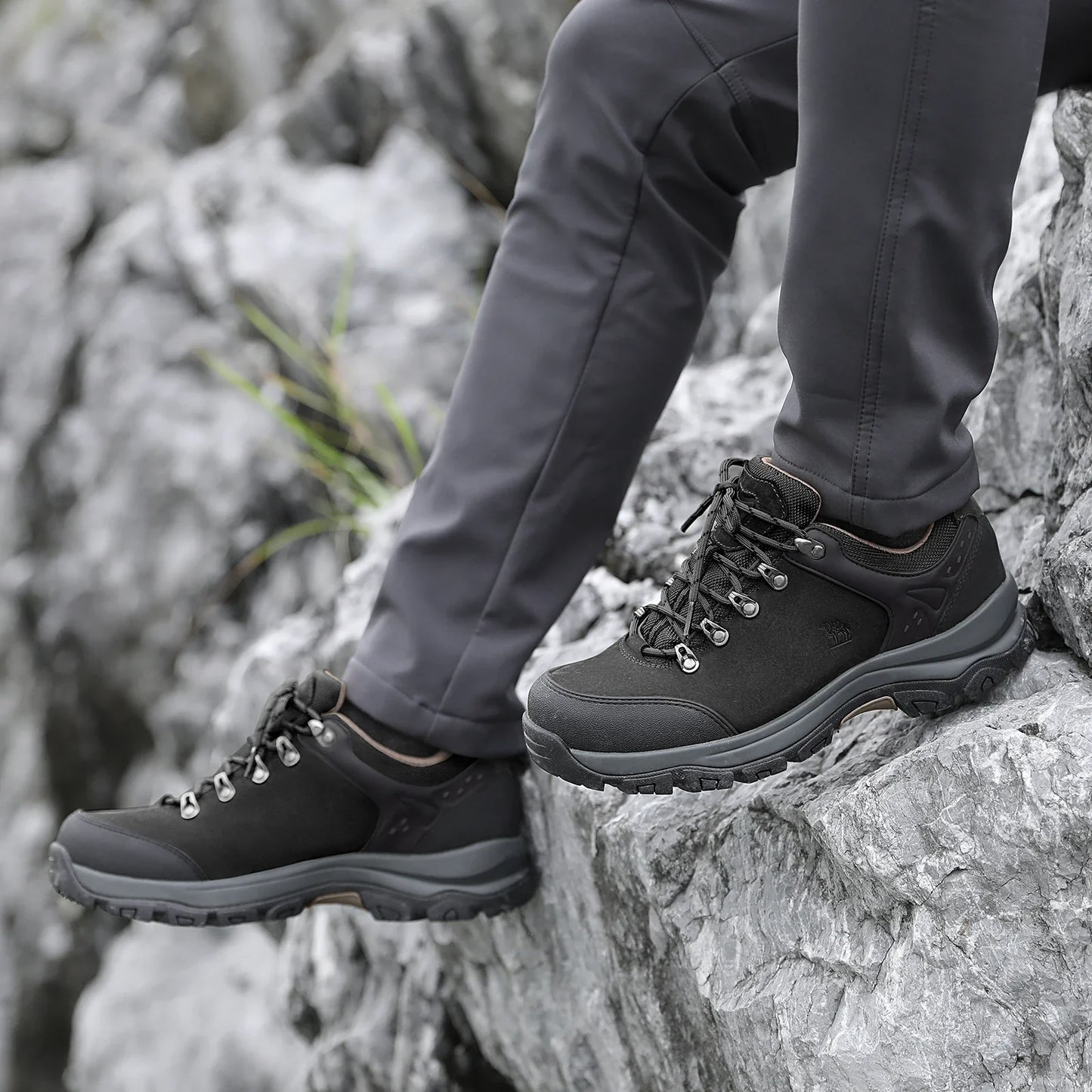 Hiking Shoes for Men Waterproof Outdoor Low-top Hiking Boots Leather Men's Trekking Shoes Walking Male Sneakers New