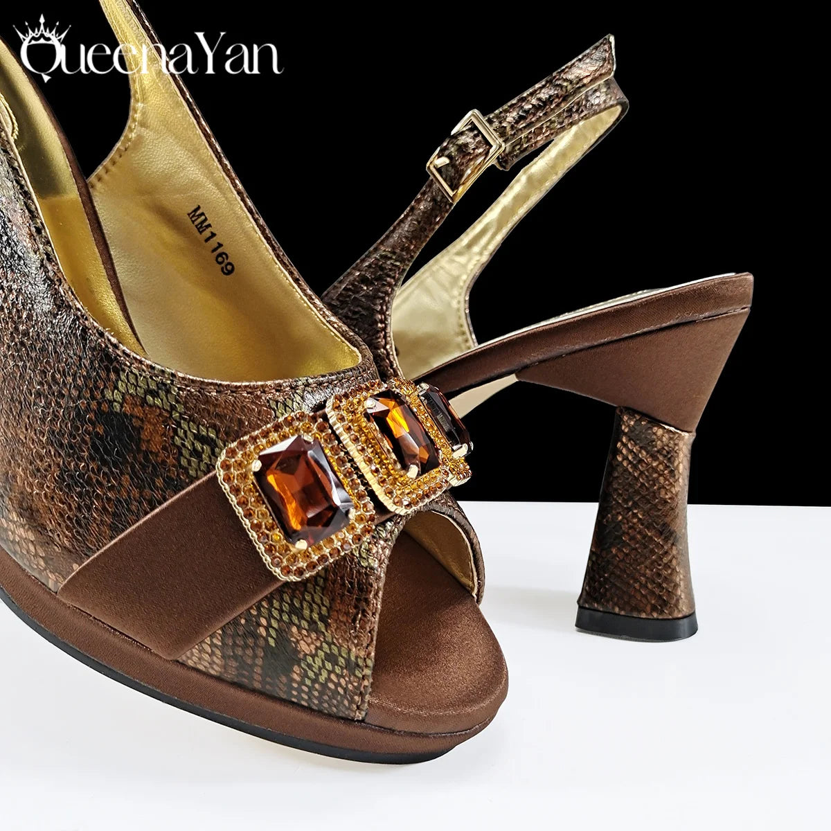 Three-Dimensional Bag and High Heel Shoes in Europe and America the First Choice for Fashionable Ladies for Parties and Work