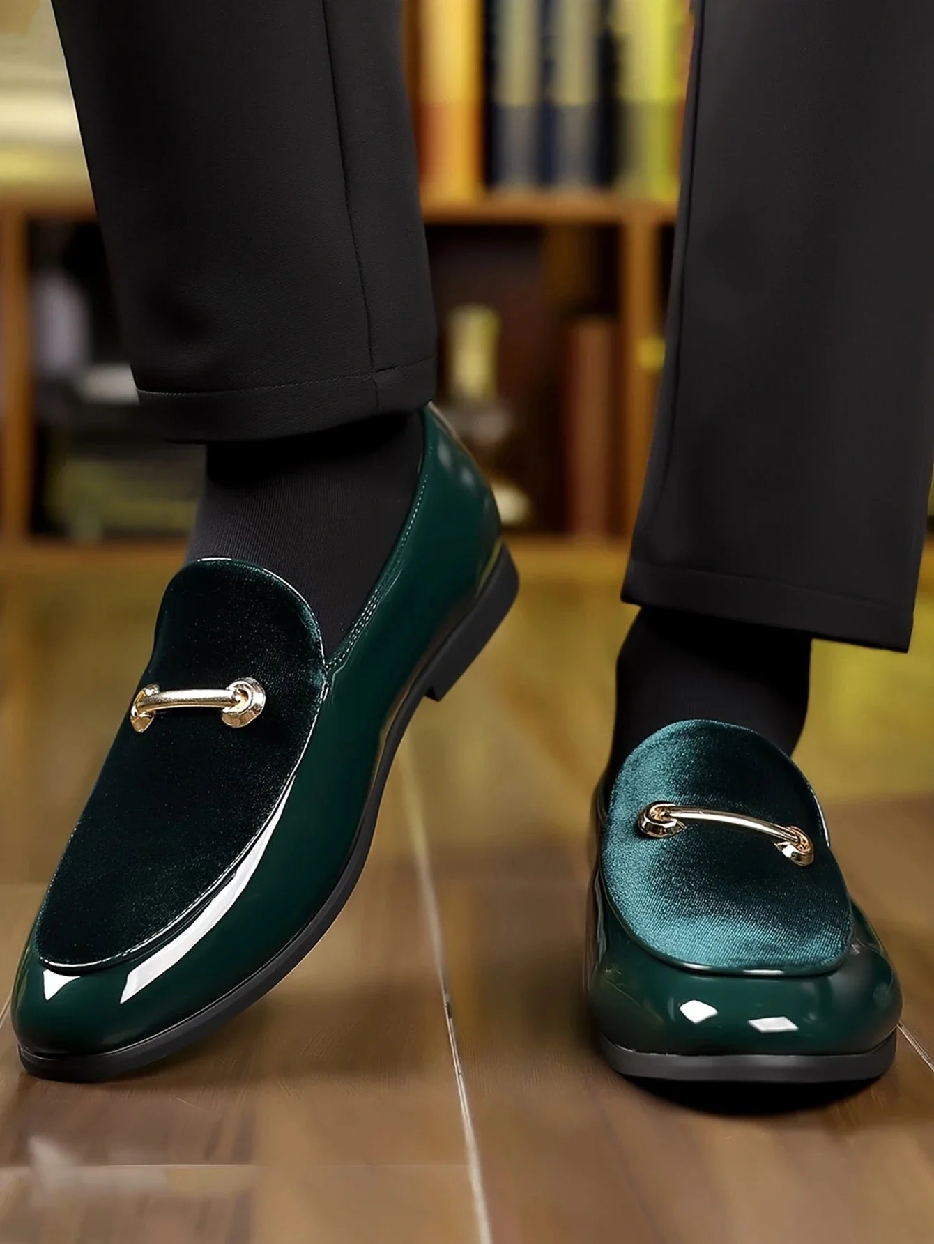 Premium Emerald Green Velvet Loafers with Patent Leather Accents Formal Event Gentleman's Shoes