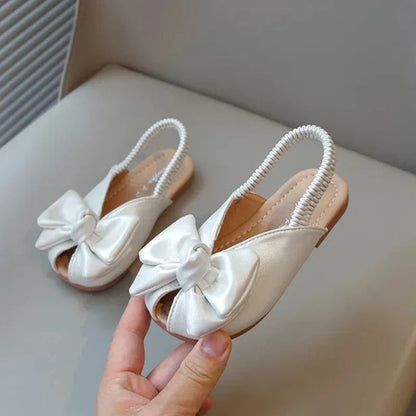 Summer Girl’s Sandals Peep Toe Elastic Band Sliver Beige Kids Sliders Bowknot Graceful Flexiable Trendy Children Shoes Flat