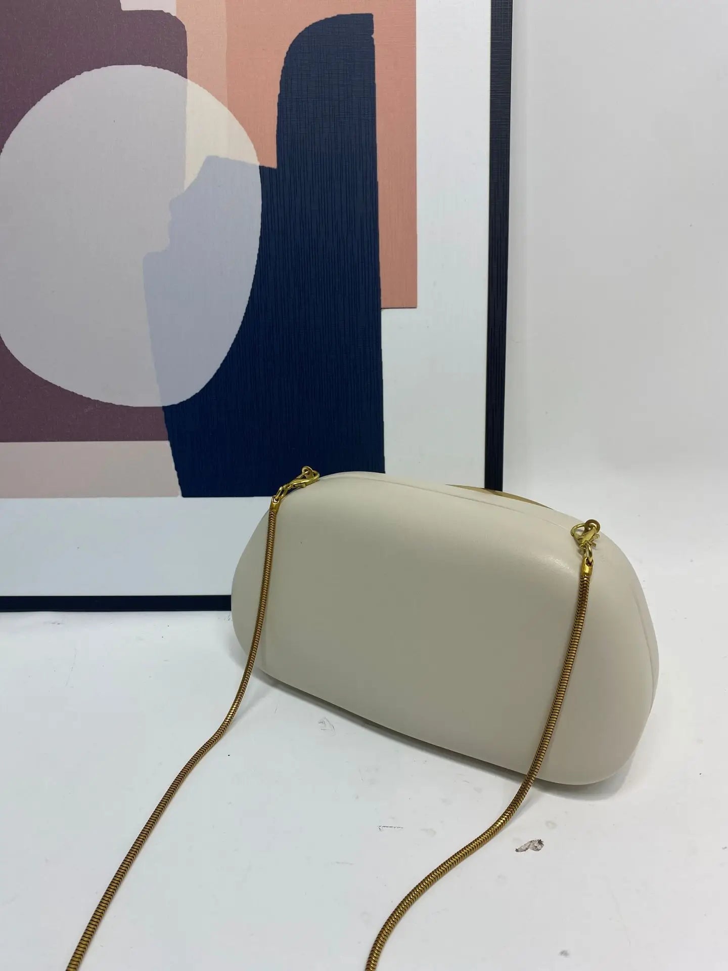 Big Gold Metal Closure Clutch Evening Bags For Women Luxury Designer Handbag And Purse Vintage Oval Box Chain Strap Shoulder