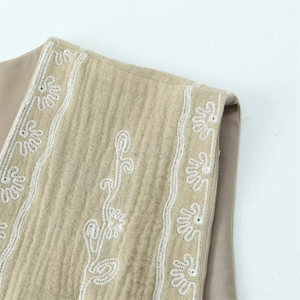 European and American Style 2024 Spring and Summer Women's New Fashionable and Versatile Round Neck Sleeveless Embroidered Vest