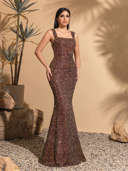 Strapless sequined hip-hugging backless dress