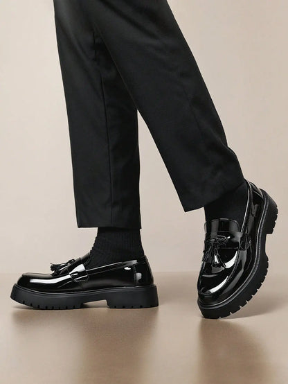 Fashion Tassel Thick Sole Leather Men's Shoes Loafers Slip-On Business Dress Shoes For Gentleman Glossy Formal Party White Shoes