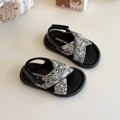 2026 Girls' Sandals Summer New Korean Version Little Girls All Design Sense Cross Strap Beach Sandals Comfort Daily Kids Sandals