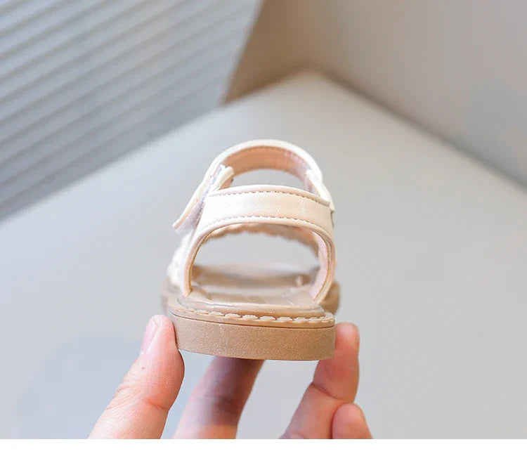 Toddlers Girls Sandals Kids Princess Beach Shoes 2026 Brand New Cross Tied Weave Style Fashion Children Summer Sandals Soft Cute
