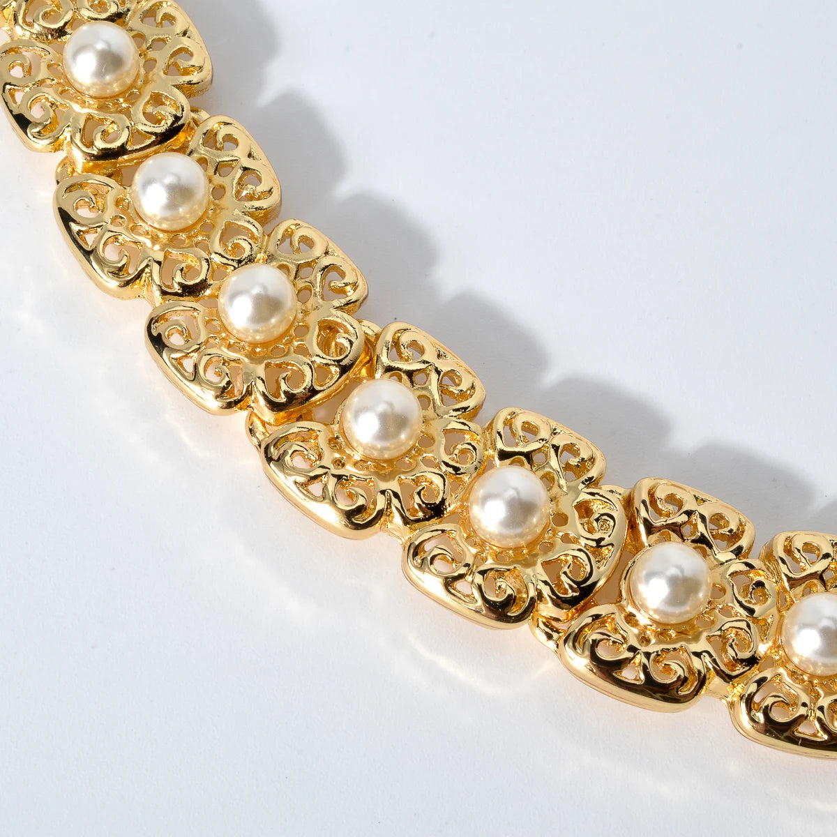 Conjunto de joias de luxo Dubai para mulheres, moderno, colar de pérolas, pulseira, anel, brincos, conjunto de joias banhadas a ouro 18k