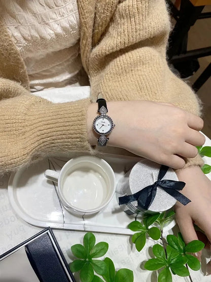 Women Watch Light Luxury Brand Shell Faced Diamond Watches Waterproof Leather Strap Ladies Fashion Quartz Wristwatch gift