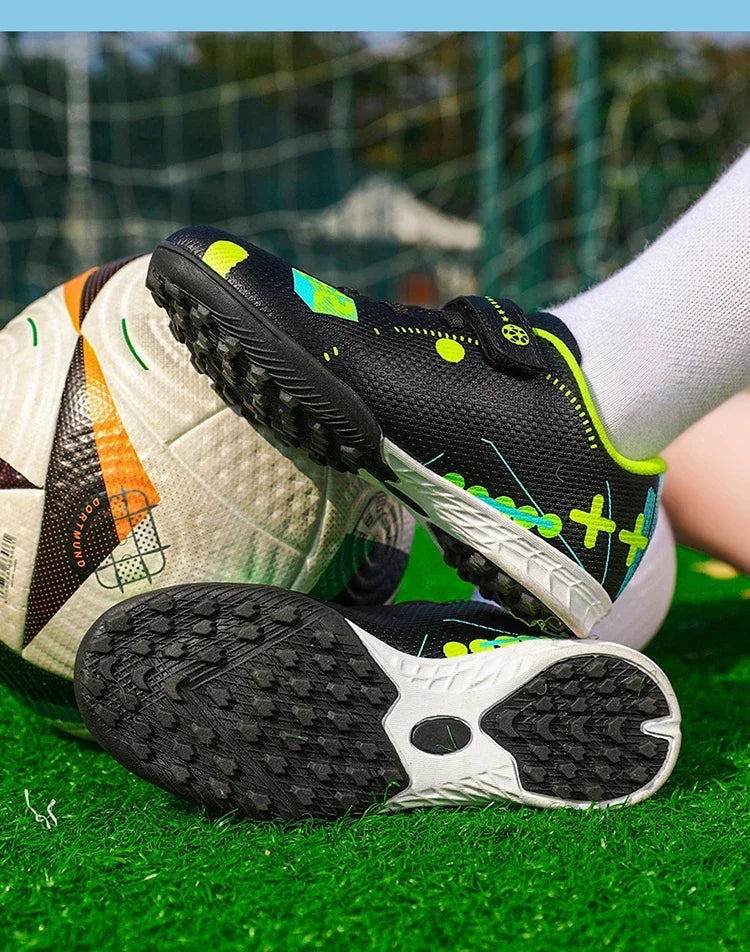 Soccer Shoes for Children Professional Original Kids Football Boots Society Kid Sneakers Indoor Football Trainers Youth Sports