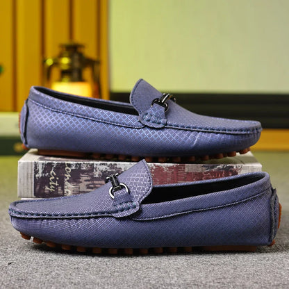 Sapatos de Couro Fashion Sapatos de Negócios Mocassins Pretos Leves Slip On para Homens Sapatos de Couro Elegantes Casuais para Festa e Casamento