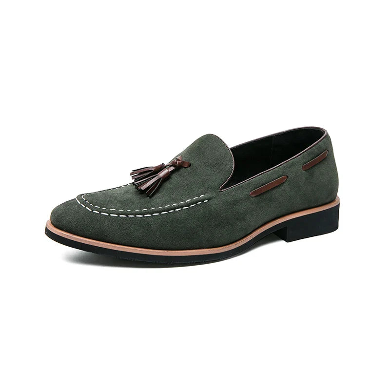 Versão coreana da tendência de mocassins masculinos de couro fosco britânicos sapatos casuais de couro com franjas respiráveis e slip-on
