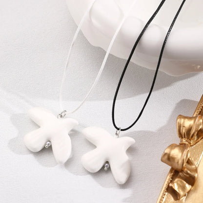 Fashion White Peace Dove Necklace For Women Vintage Geometric Round Hoop Long Necklace Jewelry Gift
