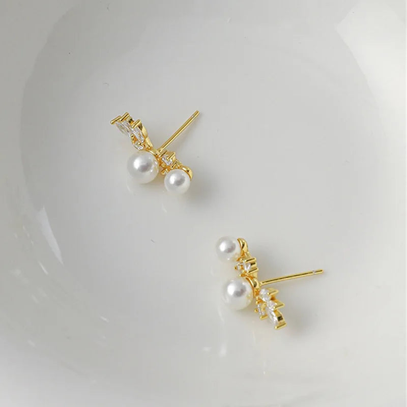Graceful Gold Color/Silver Color Stud Earrings Lady Simulated Pearl Jewelry Chic Shiny Zirconia Accessories for Wedding
