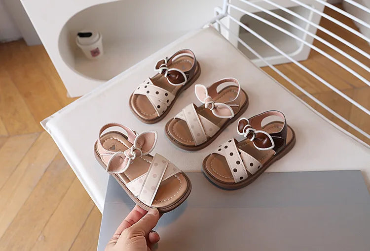 2026 Summer New Girls Soft Bottom Sandals Fashion Retro Hollow Roman Casual Shoes Open-toe Hundreds Of Princess Beach Shoes