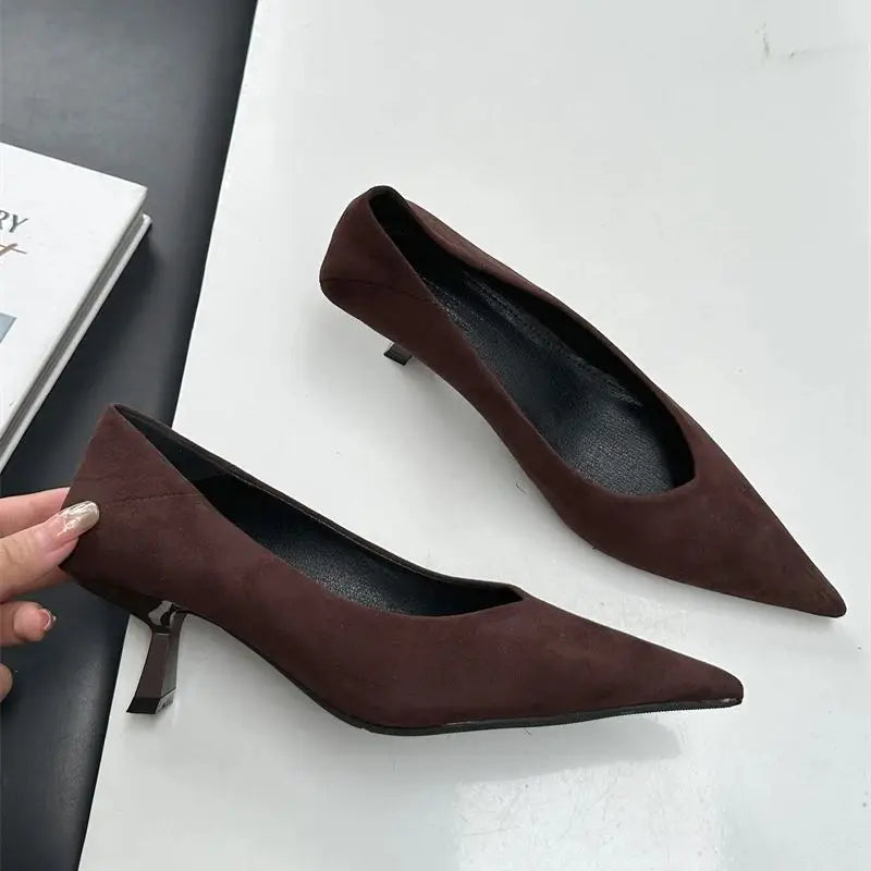 Sapatos de salto alto femininos de bico fino para o outono de 2024, sapatos sexy e rasos, sapatos de salto fino elegantes para mulheres, sapatos de festa, sapatos de salto alto, sapatos elegantes de festa, sapatos femininos.