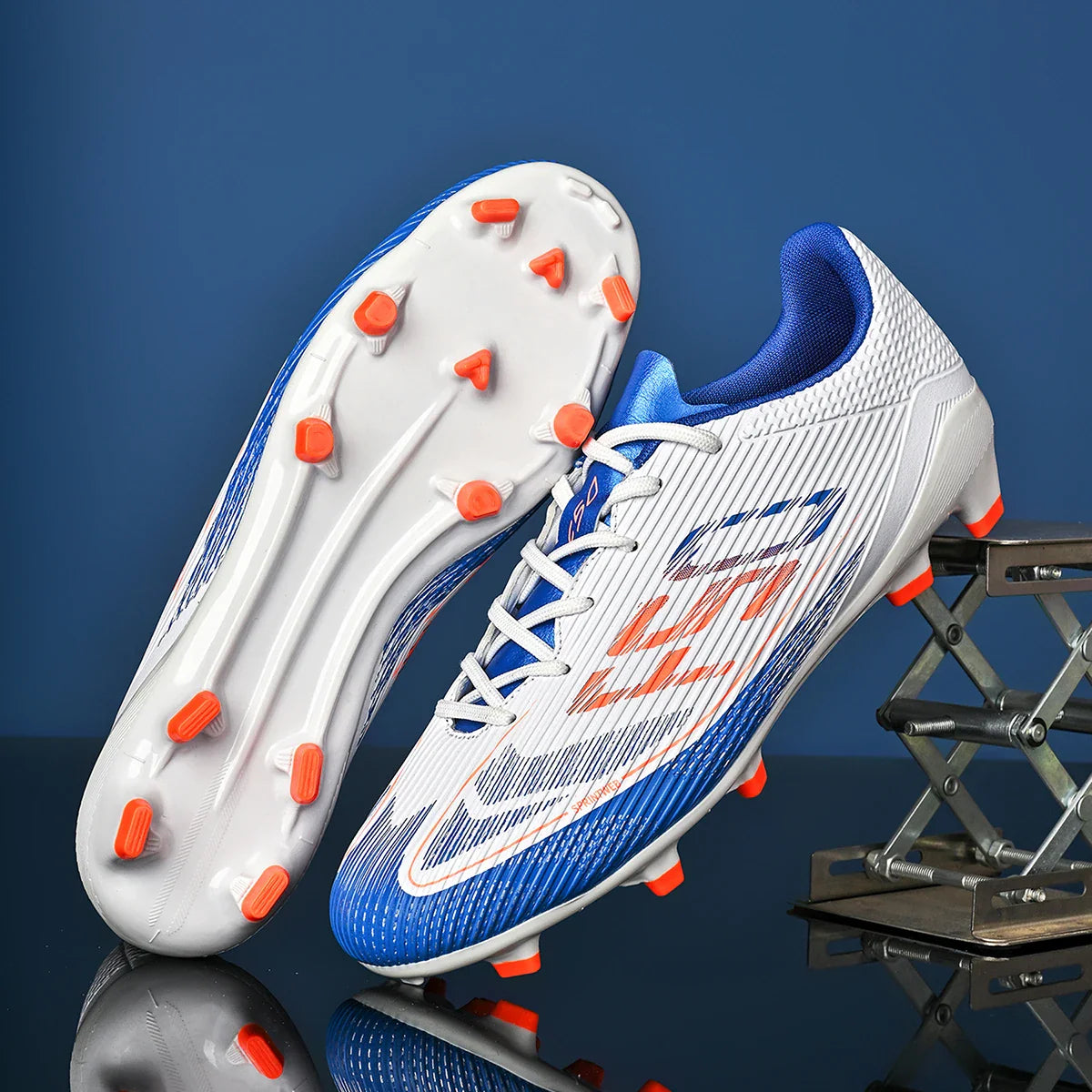 Breathable football shoes for men, FG/AG long nail anti slip outdoor indoor sports shoes, a must-have for fans