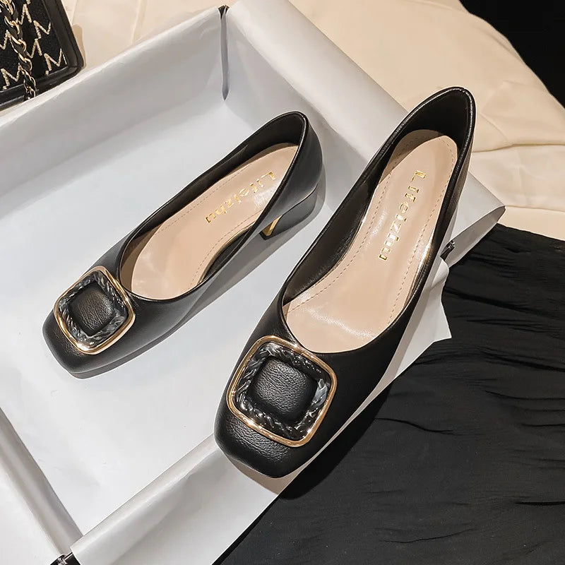 Plus Size 35-43 Women Pumps Med Heel Square Toe Pumps Office Lady Leahter Shoes Big Gold Metal Chain Soft Soles Slip on Shoes