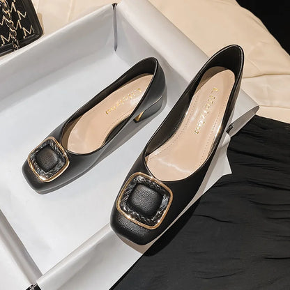 Plus Size 35-43 Women Pumps Med Heel Square Toe Pumps Office Lady Leahter Shoes Big Gold Metal Chain Soft Soles Slip on Shoes