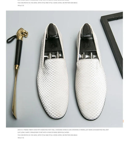 2023 New Velvet Men Loafers Luxury Brand Shoes Slip on Pointed Toe Party Wedding Shoes Fashion Men Loafers Black Wine Red Flats