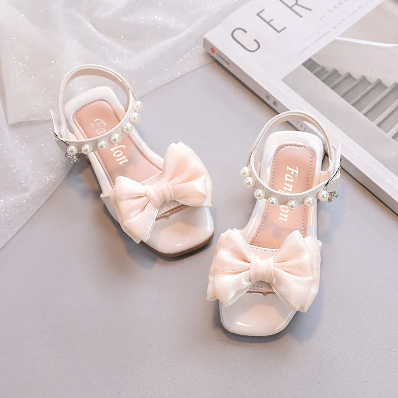Sweet Girl's Sandals Bowtie Beading Patent Leather Children Sliders Summer Party Elegant Low Heel Black Beige Kids Shoes 26-36