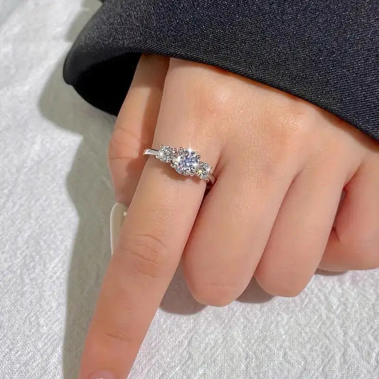 925 Silver Ladies Fashion Engagement Rings Round Cut 6.5mm/8mm Moissanite Three Stone Ring for Women Wedding Jewelry