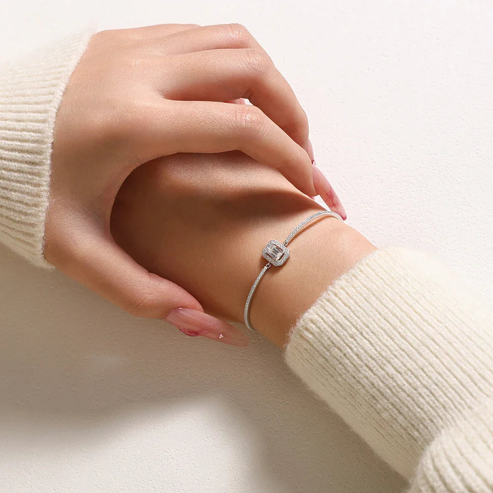 Luxury Dazzling Emerald Cut Moissanite Bracelet 925 Sterling Silver Adjustable Bracelet Women Wedding Engagement Jewelry