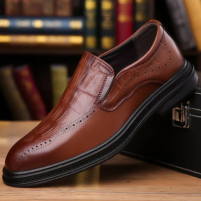 2026 Spring Autumn New Designer Brogue Shoes for Men Fashion Business Casual Shoes Male Solid Color Leather Shoe Loafers Man