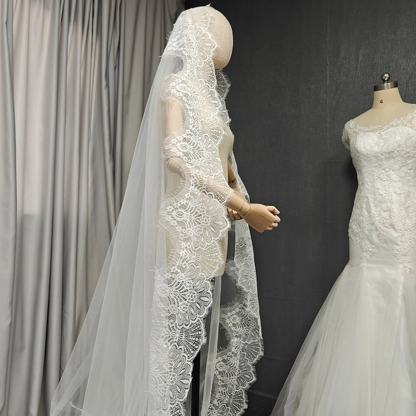 Customized Mantilla Veil with Wide Eyelash Lace, Ivory Chantilly Lace Wedding Veil with Hidden Comb, 2.5m/3m/3.5m/4m Long Veil