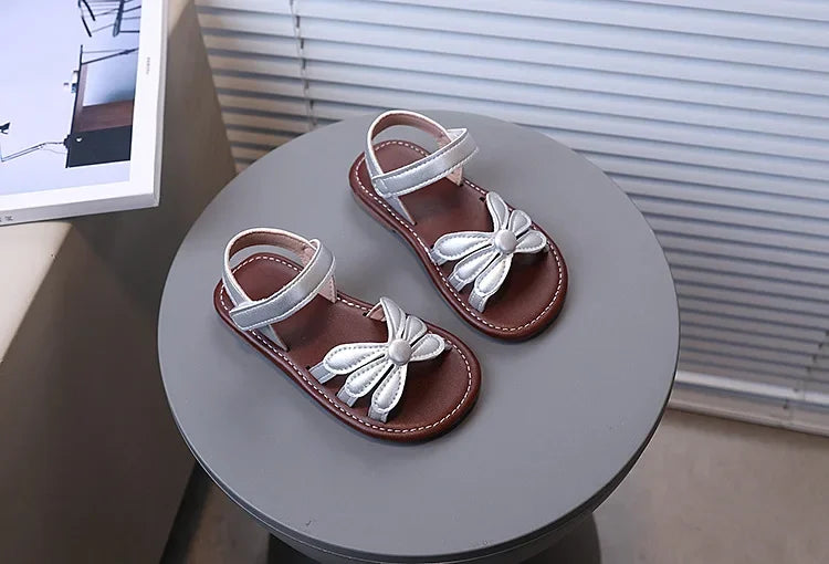 Girls Sandals Hook&loop Kids Beach Shoes Soild Color Versatile 2025 Summer Girls Princess Shoes Retro Sweet Flowers Korean Style