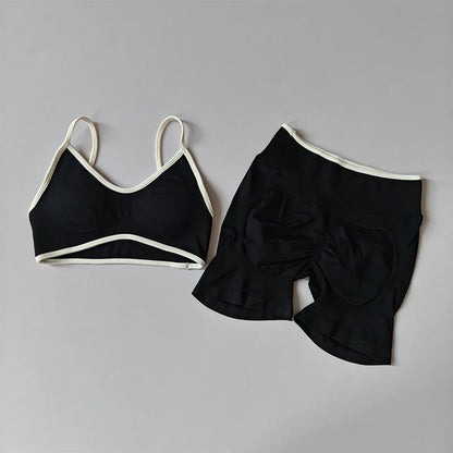 2PCS Yoga Suit Seamless with Chest Pad Tight Sports Bras and High Waist Shorts Outside Wear Running Exercise Fitness Yoga Set