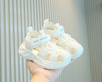Kids Summer Breathable Mesh Sandals Boys Girls Closed Toe Sport Shoes With Magic Strap In Black And White For Toddlers Outdoor
