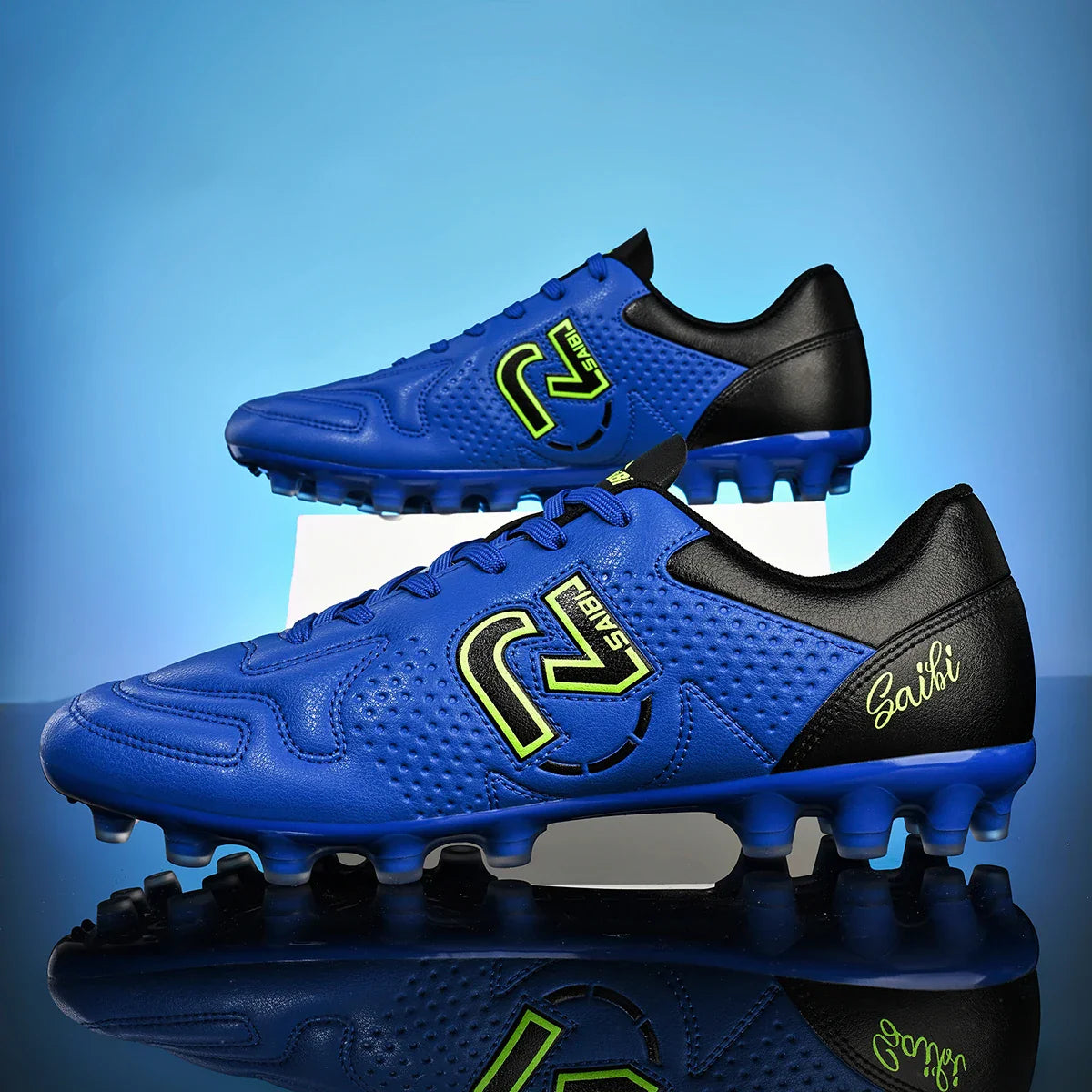 Breathable football shoes for men, FG/AG long nail artificial turf suitable for training and competition