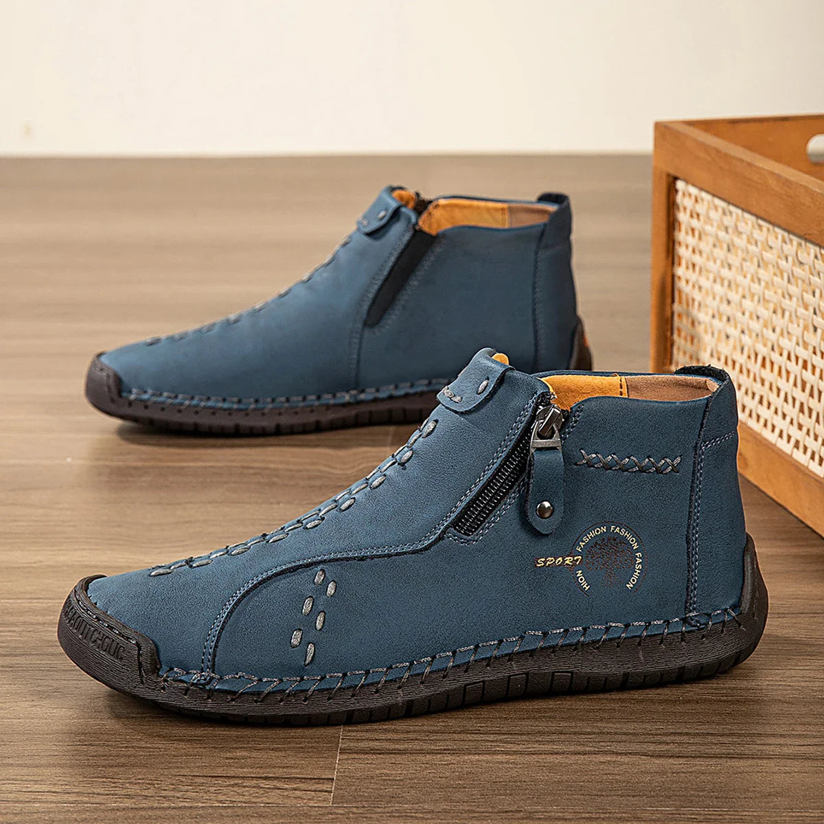 New Classic Handmade Leather Men's Shoes with Zipper Design Outdoor Sneakers Casual Flat Shoes Men Work Shoes Ankle Boots