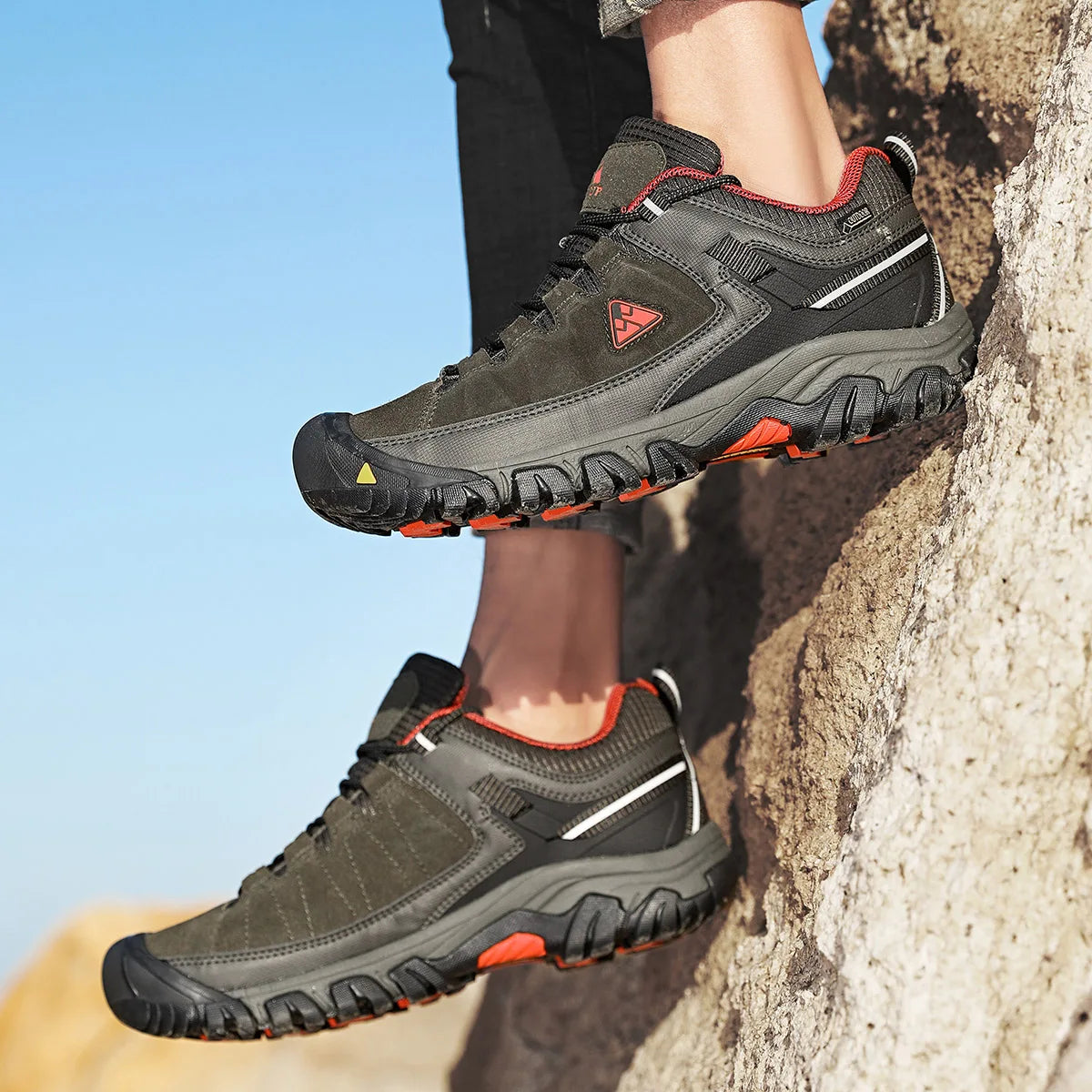 High Quality Men Hiking Shoes Durable Leather Climbing Shoes Outdoor Walking Sneakers Rubber Sole Factory Outlet
