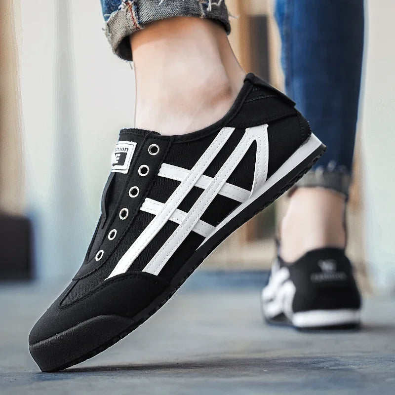 Men's Classic Running Shoes Lace Up Flat Bottom Sports Shoes Soft Sole Walking Shoes Breathable Couple Casual Shoes Tennis Shoes
