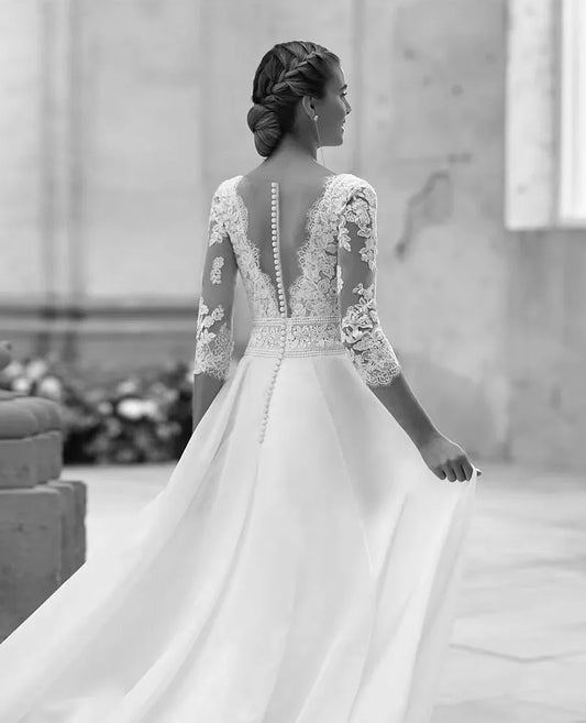 Customized Elegant Women's V-Neck Wedding Dressees Lace Applique Long Sleeved Princess A-Line Bridal Gowns Formal Party