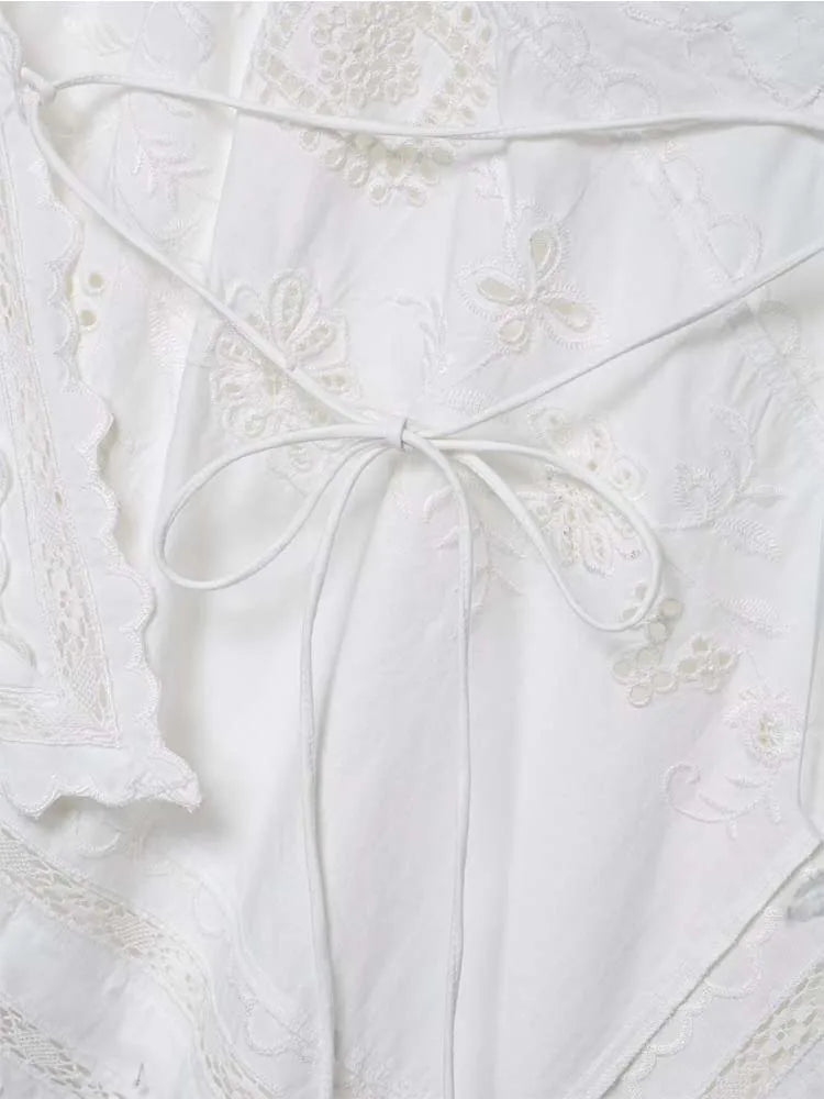 New Women Embroidery Halter Fashion Elegant Crop Tie Top Woman 2025 Sleeveless Backless Short Tops Women Sexy Elegant Party Top