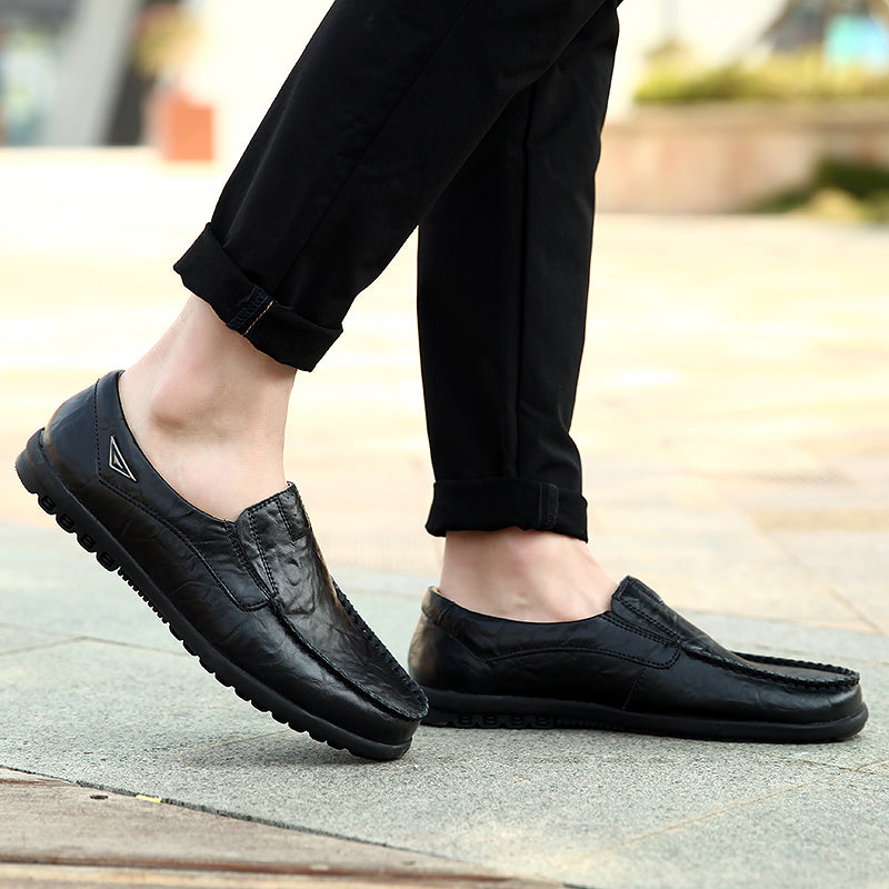 Sapatos Casuais Masculinos de Couro Genuíno Marca Italiana Macia Mocassins Respiráveis Slip-on Pretos para Dirigir Tamanhos Grandes 37-47