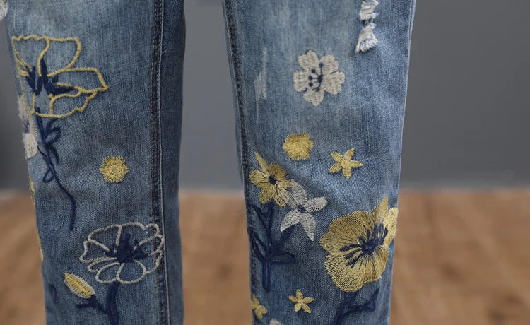 Summer Fashion Ladies Vintage Embroidery Jeans Women Casual Floral Denim Trousers Ripped Harem Pantalons