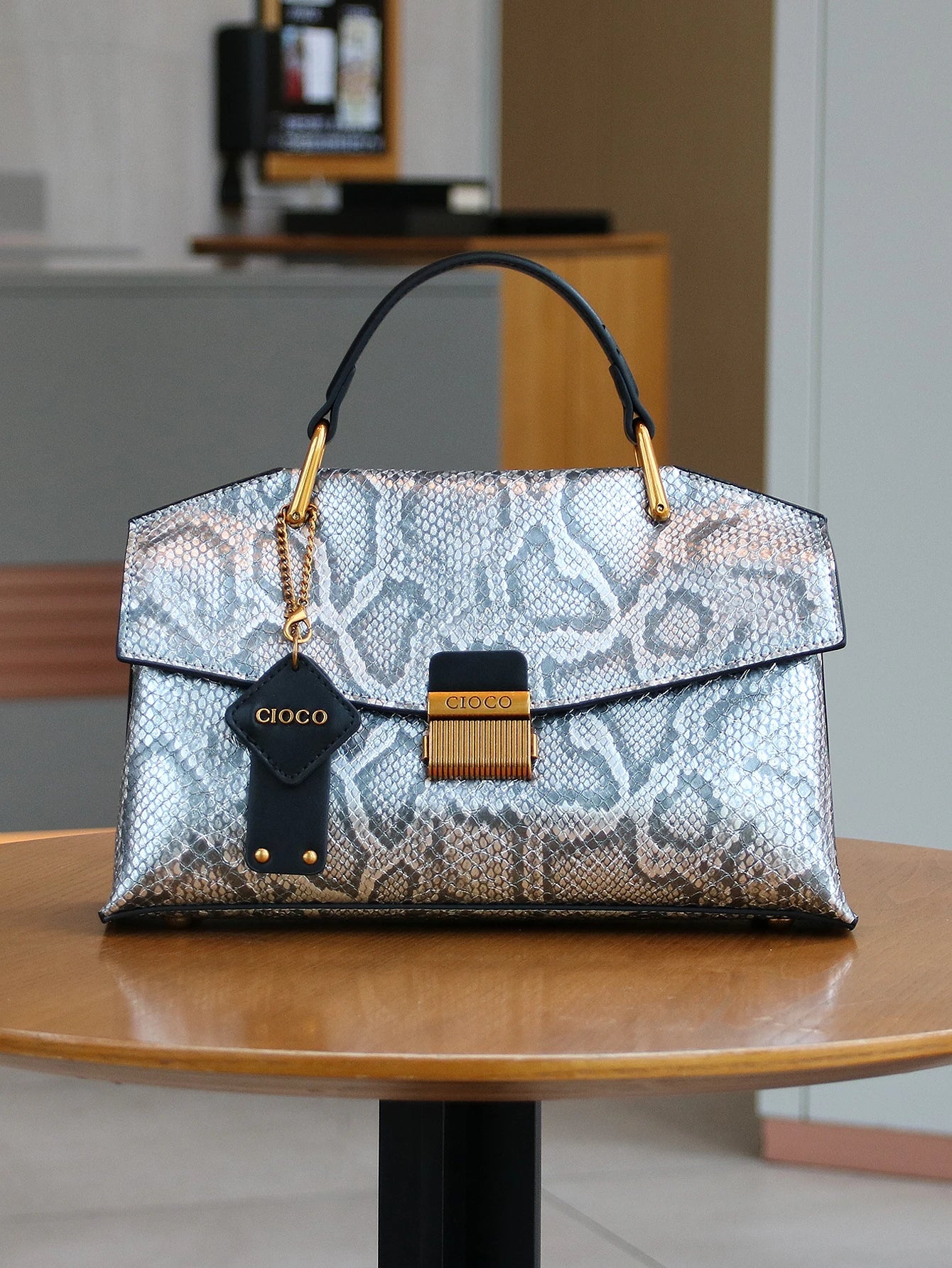 2025 new retro blue snake-shaped high-grade handbag fashion luxury luxury handbag lightweight large-capacity one-shoulder messen