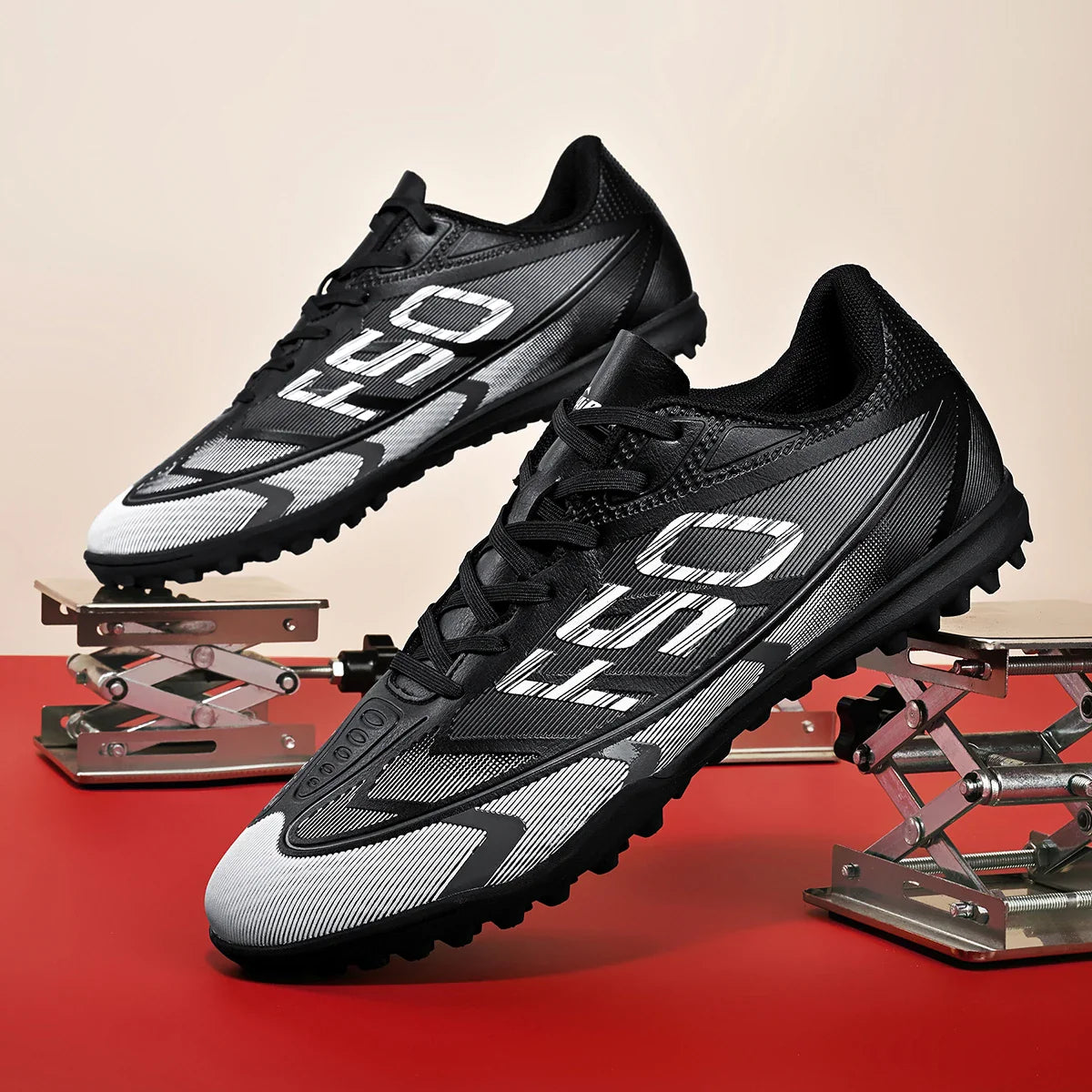 Premium turf soccer shoes, unisex, TF and FG, anti-slip and wear-resistant, available in two colors to choose from. stitching