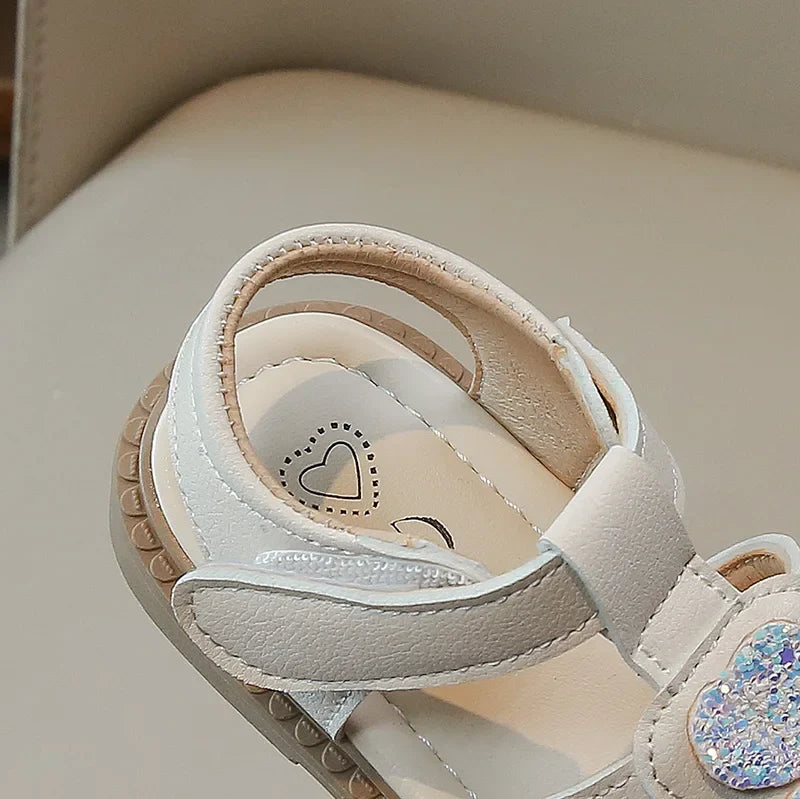 Kid Shoes Children Sandals Bling Heart-shape Summer Girl Princess Shoe Flat Heel Sandals Children Girls Performance Shoes I03022